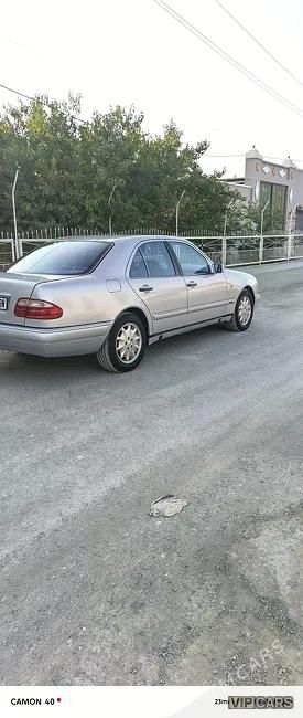 Mercedes-Benz E320, 1999