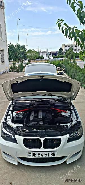 BMW E60, 2005