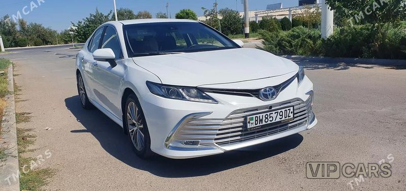 Toyota Camry Hybrid, 2021