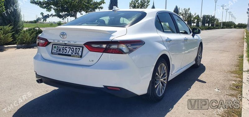 Toyota Camry Hybrid, 2021