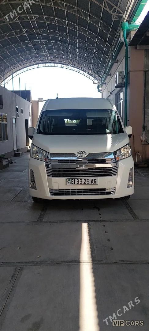 Toyota Hiace, 2022