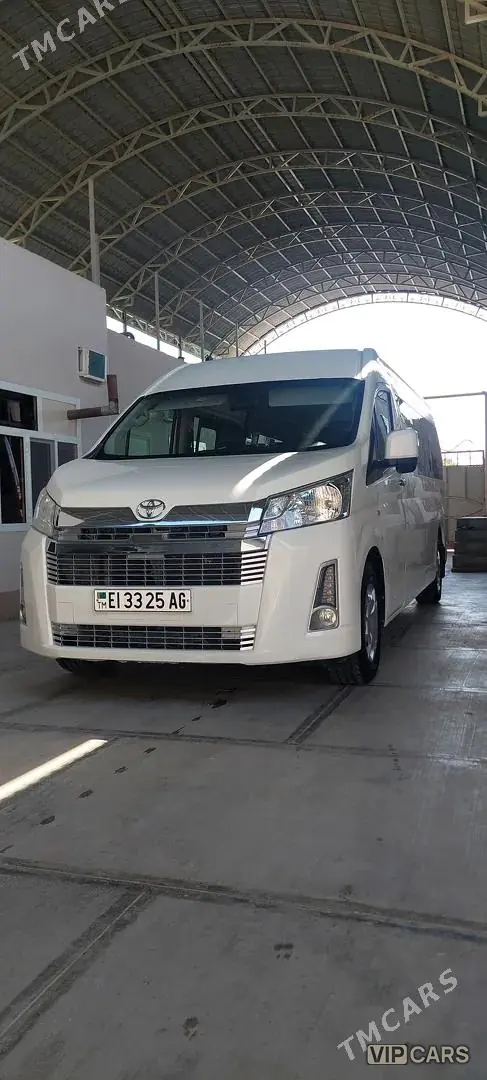 Toyota Hiace, 2022 — фото 3