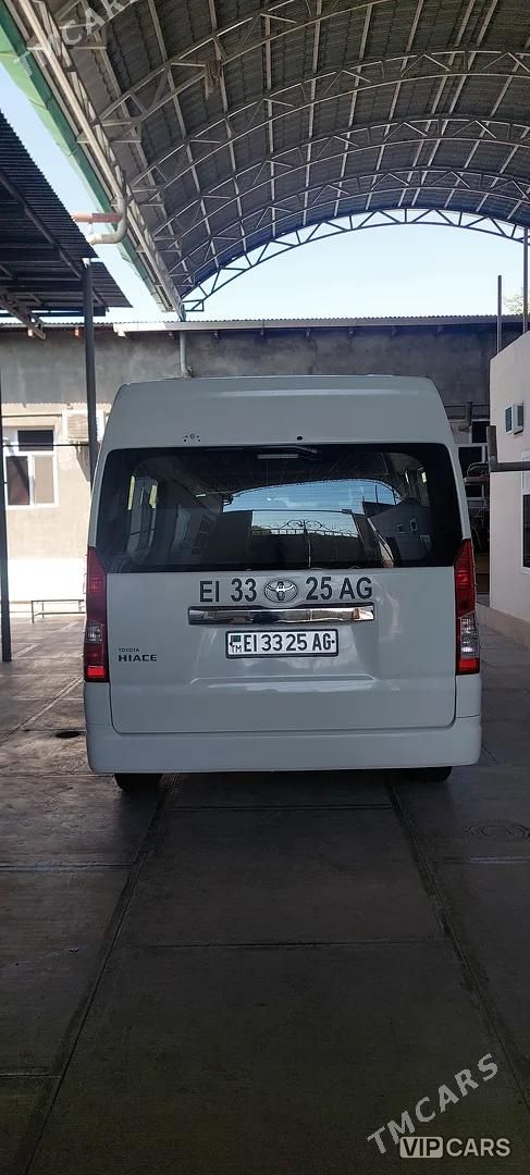 Toyota Hiace, 2022