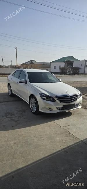 Mercedes-Benz 300E, 2014