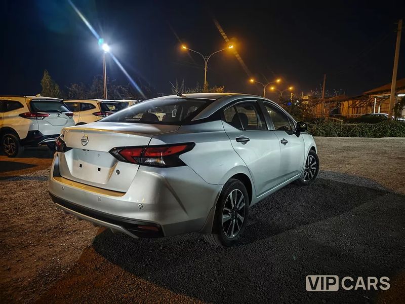 Nissan Versa, 2024