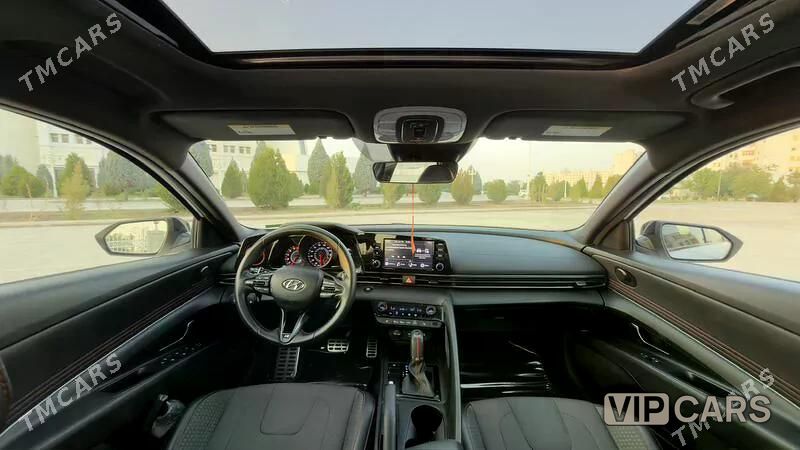 Hyundai Elantra, 2022
