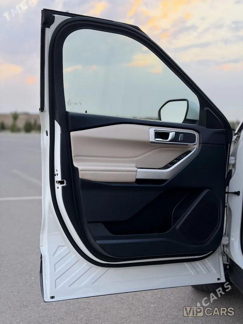 Ford Explorer, 2022
