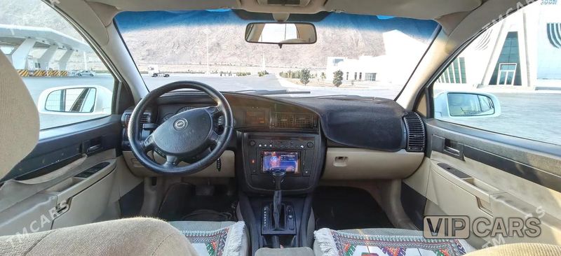Opel Omega, 2002