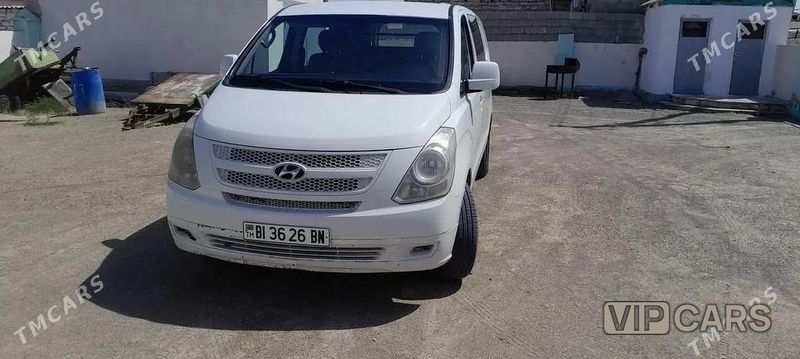 Hyundai H-1, 2011