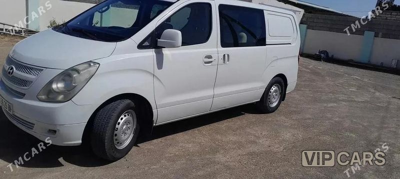 Hyundai H-1, 2011