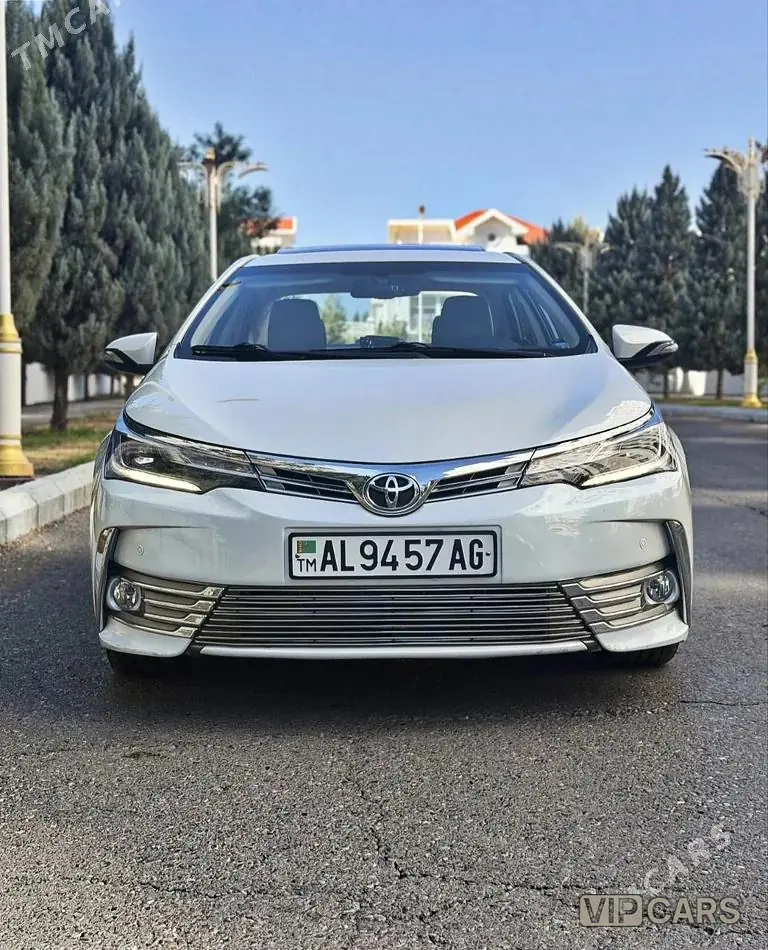Toyota Corolla, 2018 — фото 1