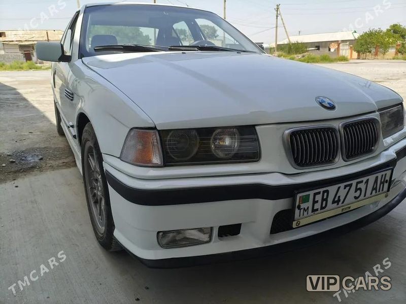 BMW 330, 1992