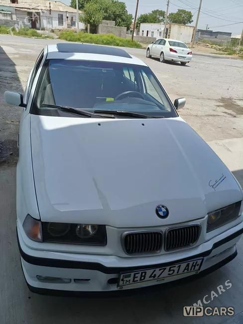 BMW 330, 1992