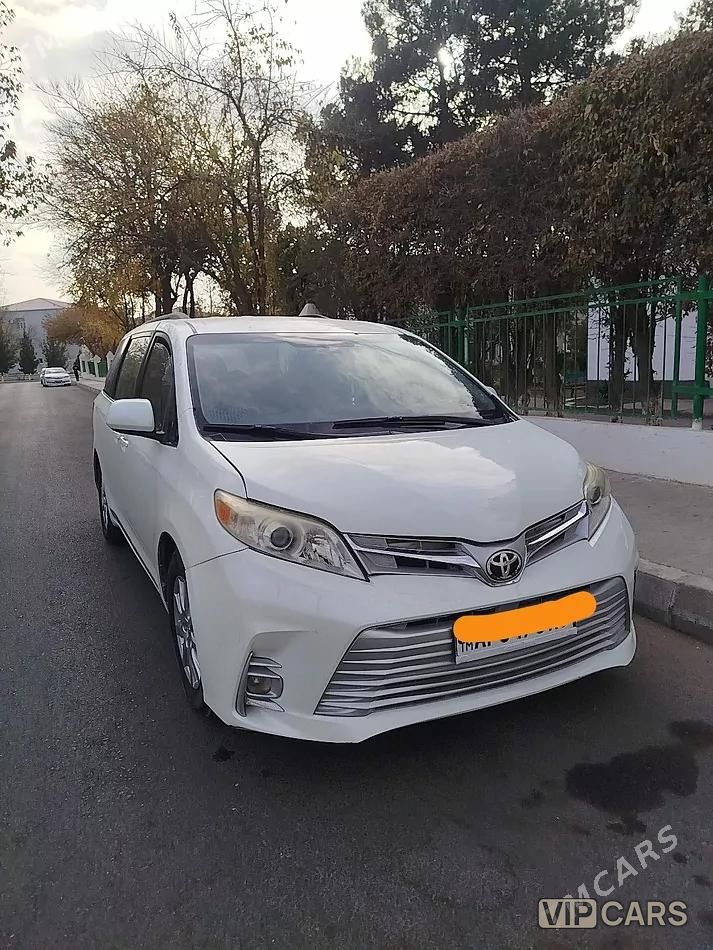 Toyota Sienna, 2017