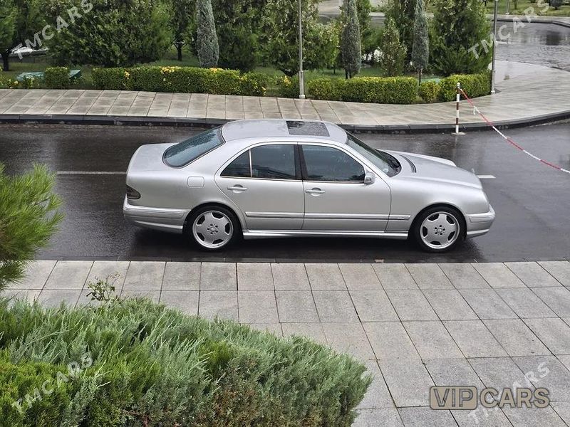 Mercedes-Benz E55 AMG, 2000