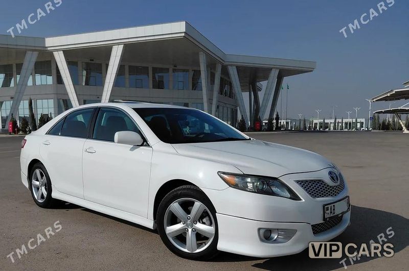 Toyota Camry, 2010