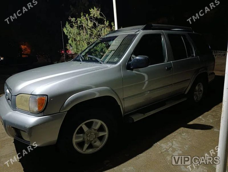Nissan Pathfinder, 2001