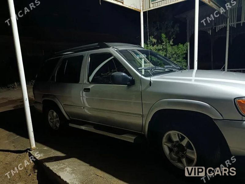 Nissan Pathfinder, 2001