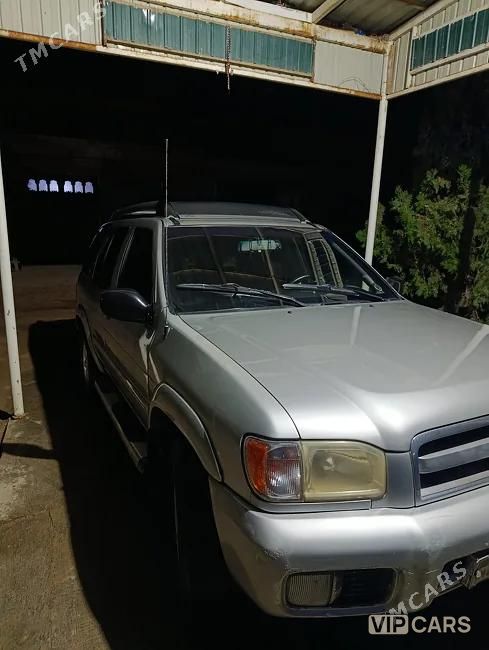 Nissan Pathfinder, 2001