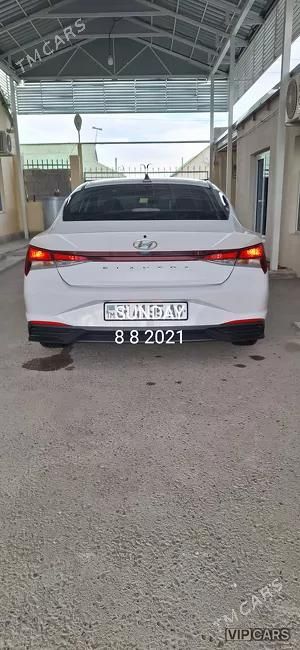 Hyundai Elantra, 2021