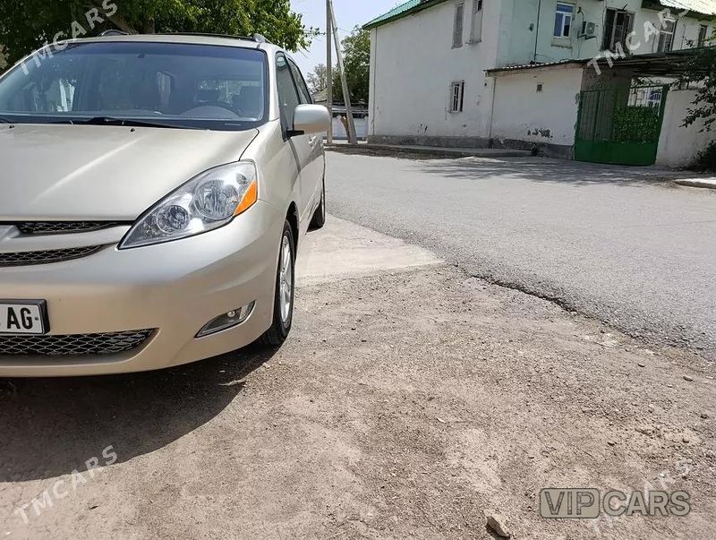 Toyota Sienna, 2006