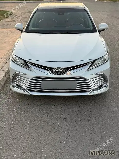 Toyota Camry, 2022 — фото 2
