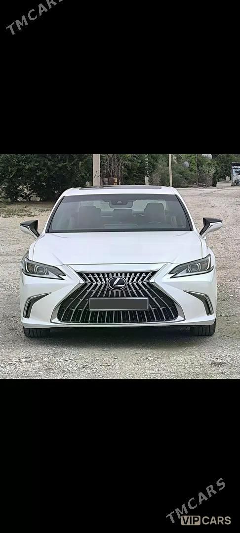 Lexus ES 350, 2022