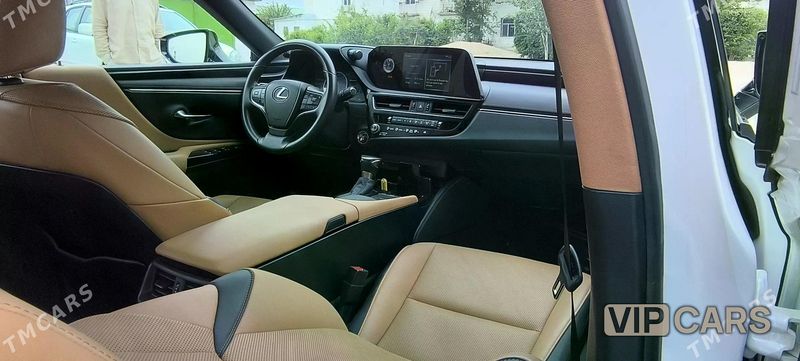 Lexus ES 350, 2022