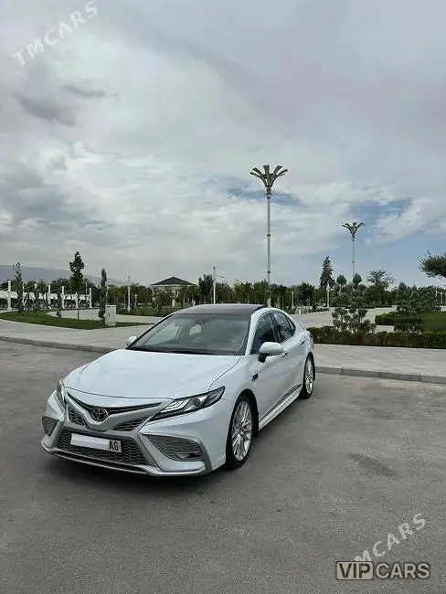 Toyota Camry, 2021 — фото 1