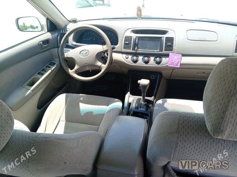 Toyota Camry, 2004