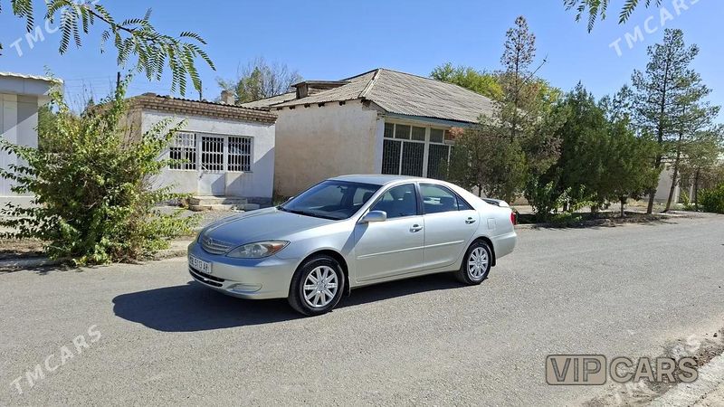 Toyota Camry, 2004