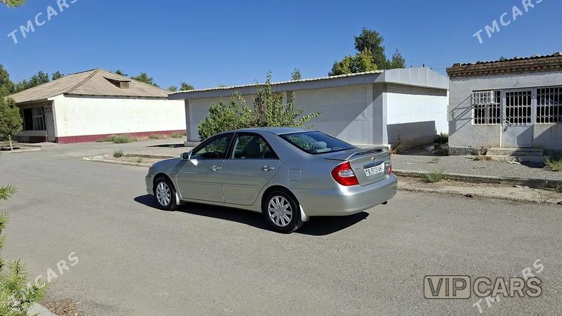 Toyota Camry, 2004
