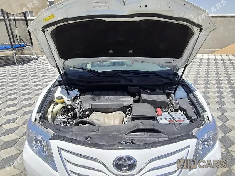 Toyota Camry, 2010
