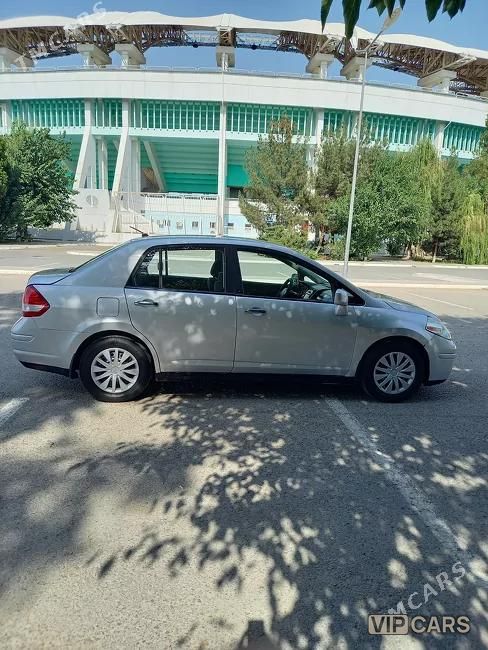 Nissan Versa, 2009