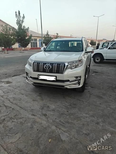 Toyota Land Cruiser Prado, 2023