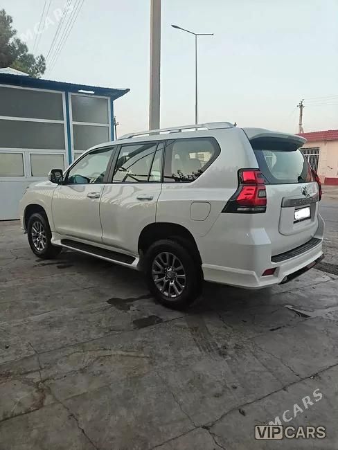 Toyota Land Cruiser Prado, 2023
