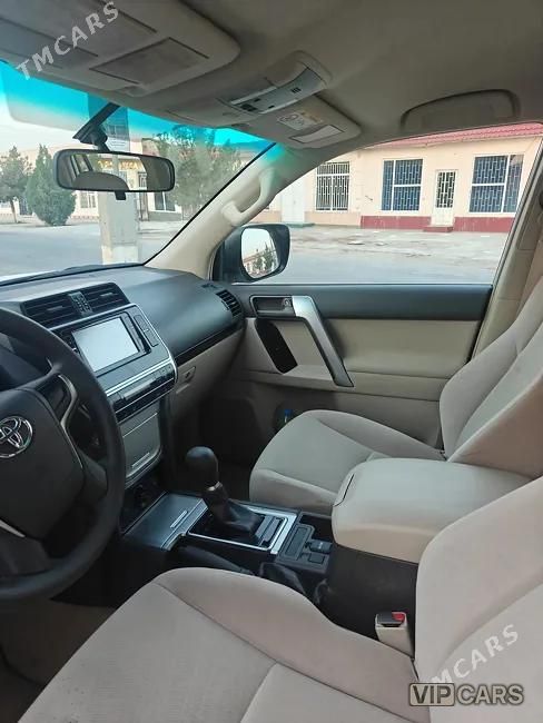 Toyota Land Cruiser Prado, 2023