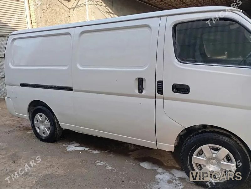 Nissan Urvan, 2003