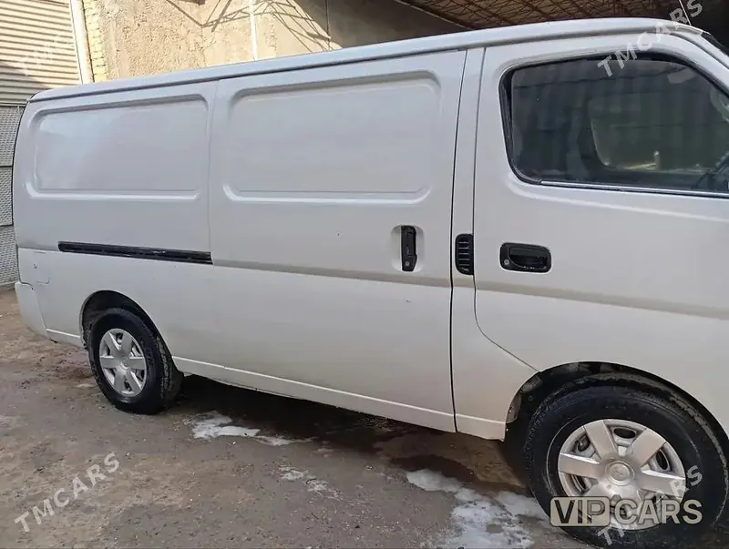 Nissan Urvan, 2003 — фото 1