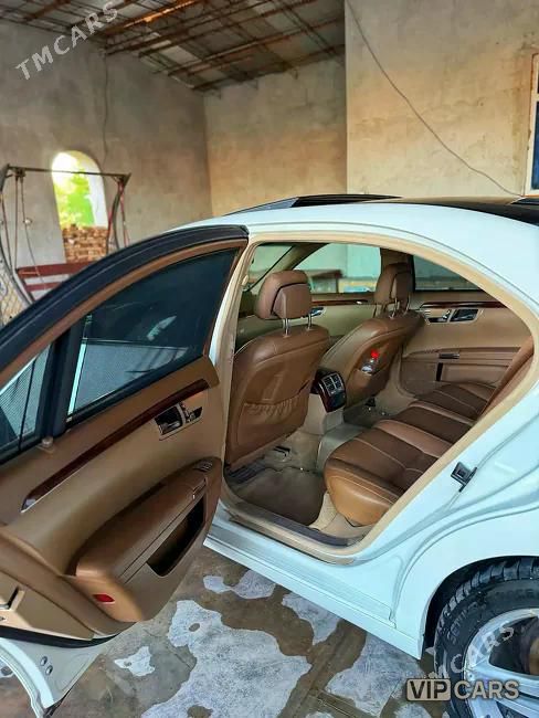 Mercedes-Benz S-Class, 2008