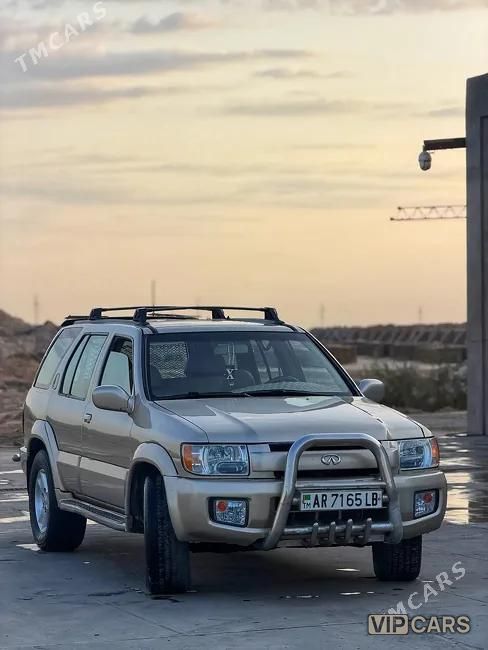 Infiniti QX4, 2002