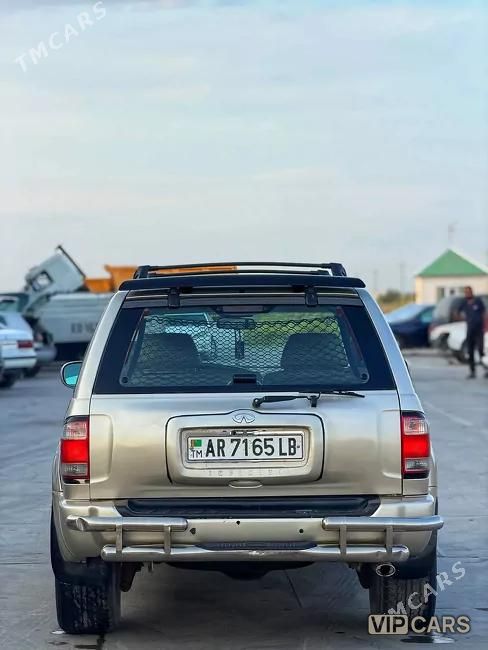 Infiniti QX4, 2002