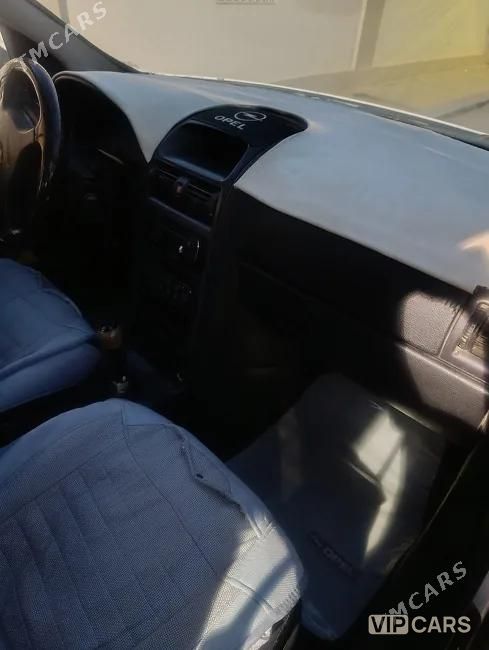 Opel Astra, 2001