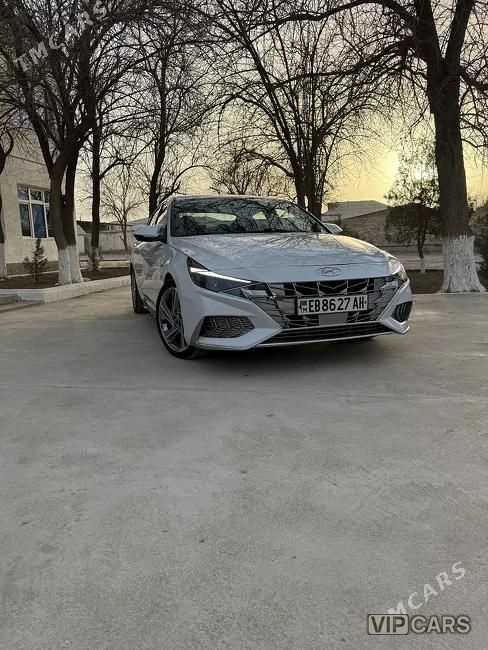 Hyundai Elantra, 2021