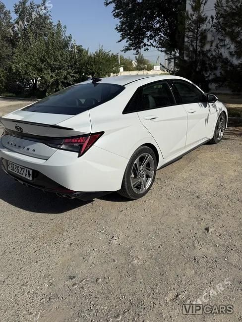 Hyundai Elantra, 2021