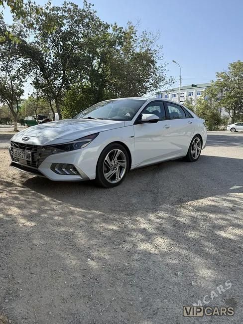 Hyundai Elantra, 2021