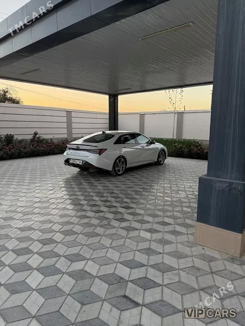Hyundai Elantra, 2021