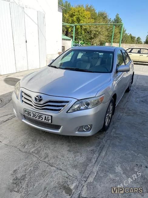 Toyota Camry, 2010