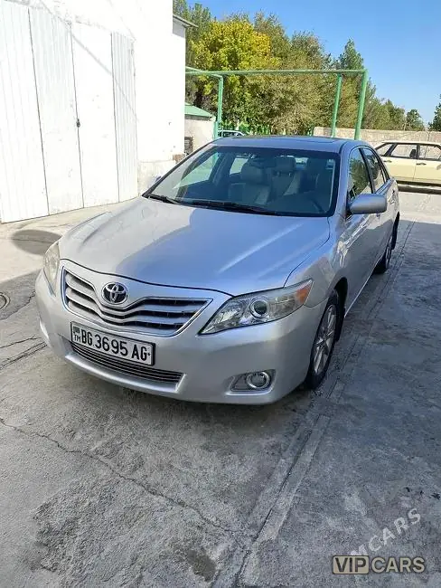 Toyota Camry, 2010 — фото 1