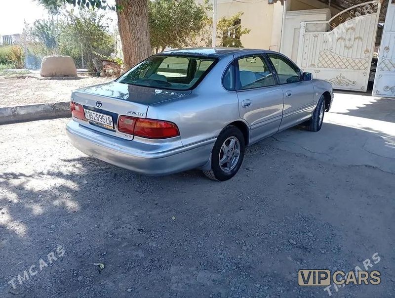 Toyota Avalon, 1999